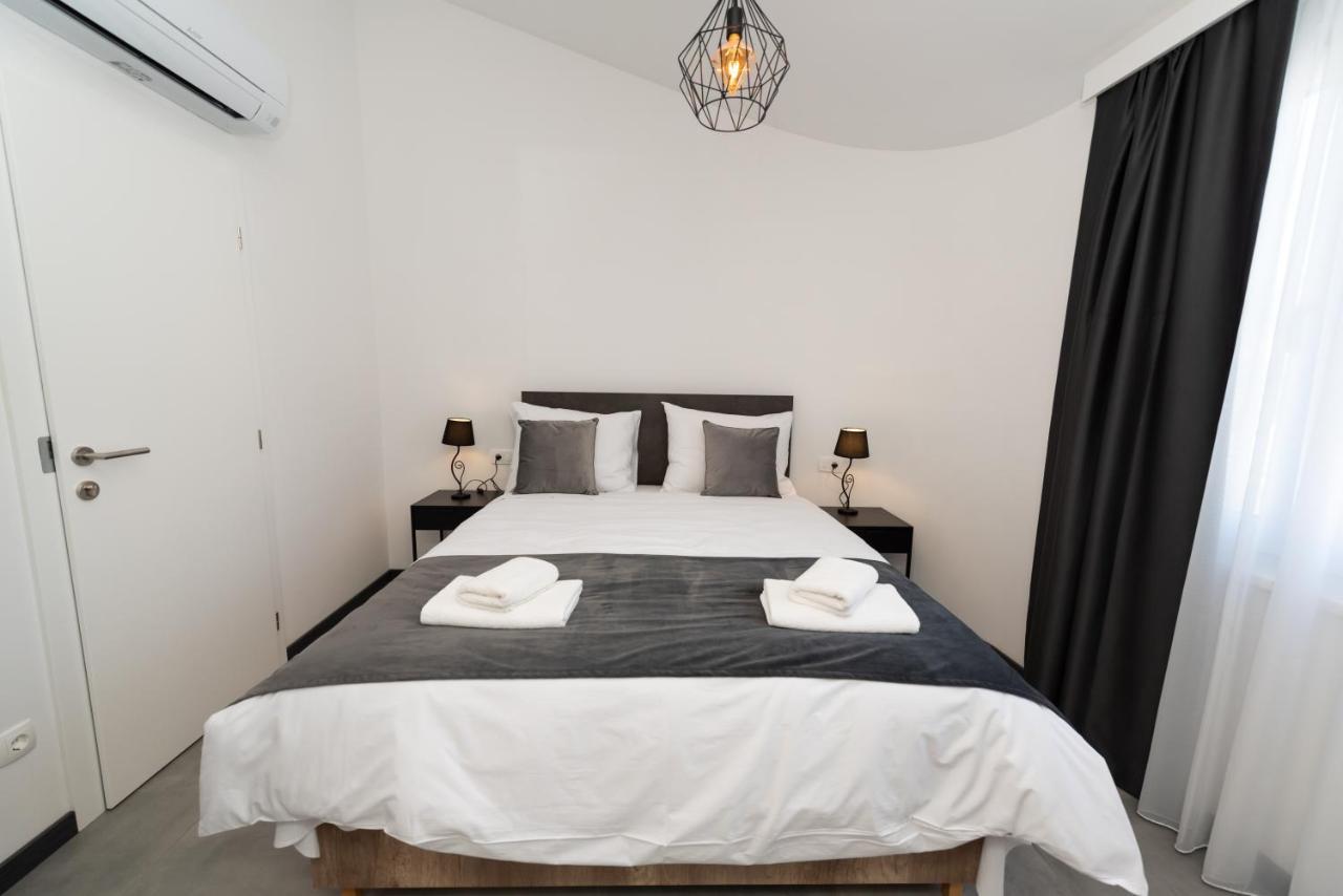 Kapov'S Rooms Kastela Ngoại thất bức ảnh