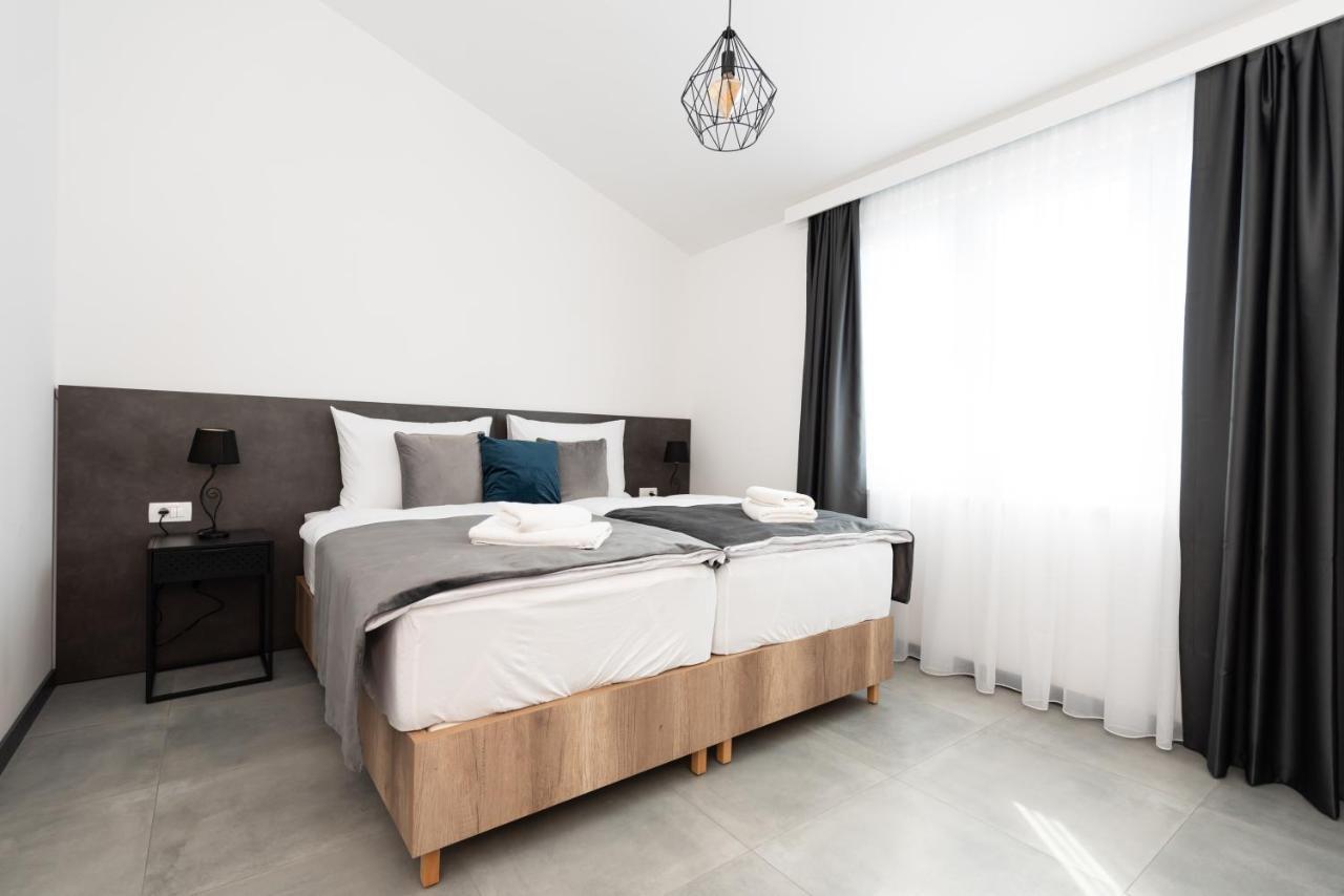Kapov'S Rooms Kastela Ngoại thất bức ảnh