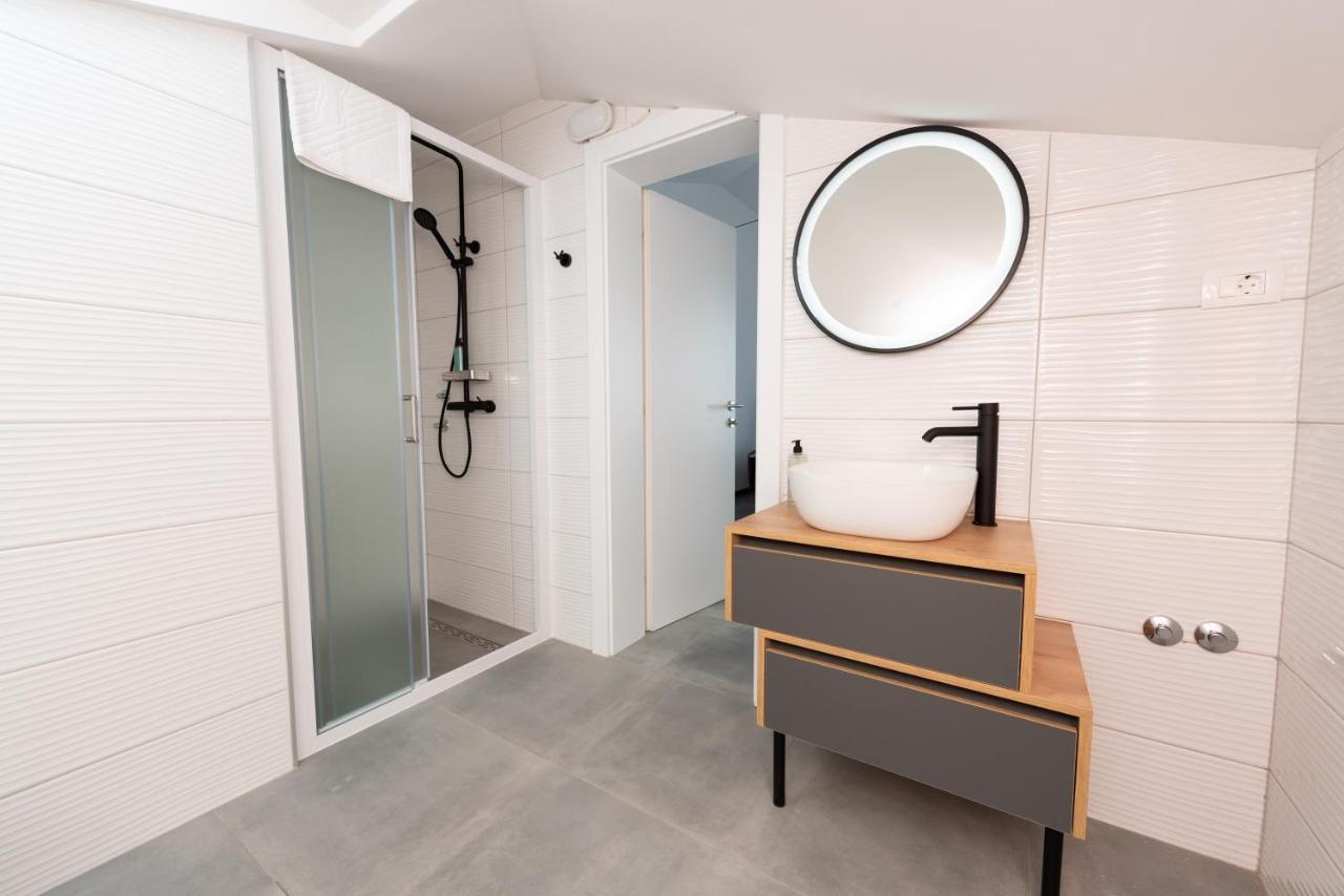 Kapov'S Rooms Kastela Ngoại thất bức ảnh
