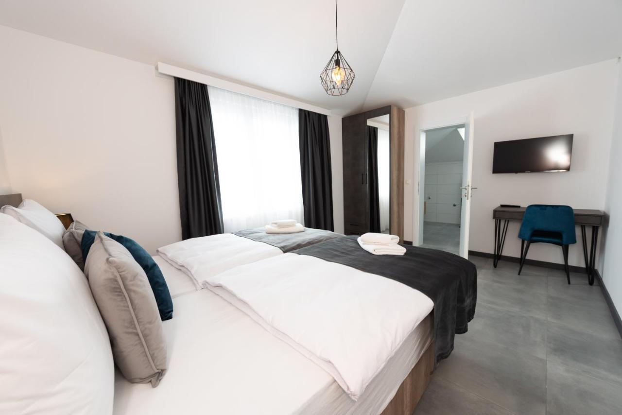 Kapov'S Rooms Kastela Ngoại thất bức ảnh